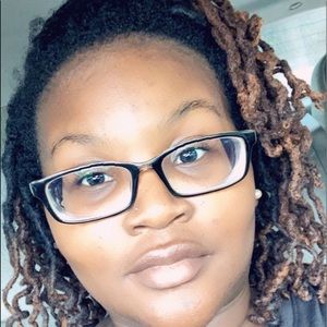 Meet your Posher, Kendra